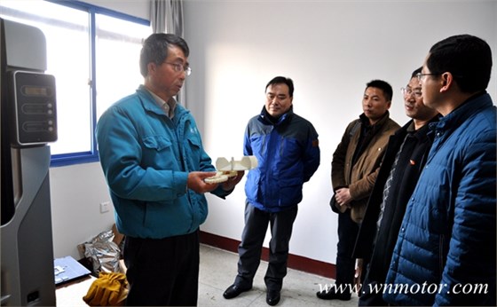开云手机官方网站,开云中国
：总工程师孙跃向专家介绍3D打印风扇