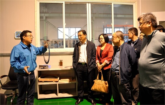 华东六省一市计量院长联席会议代表到开云手机官方网站,开云中国
参观调研